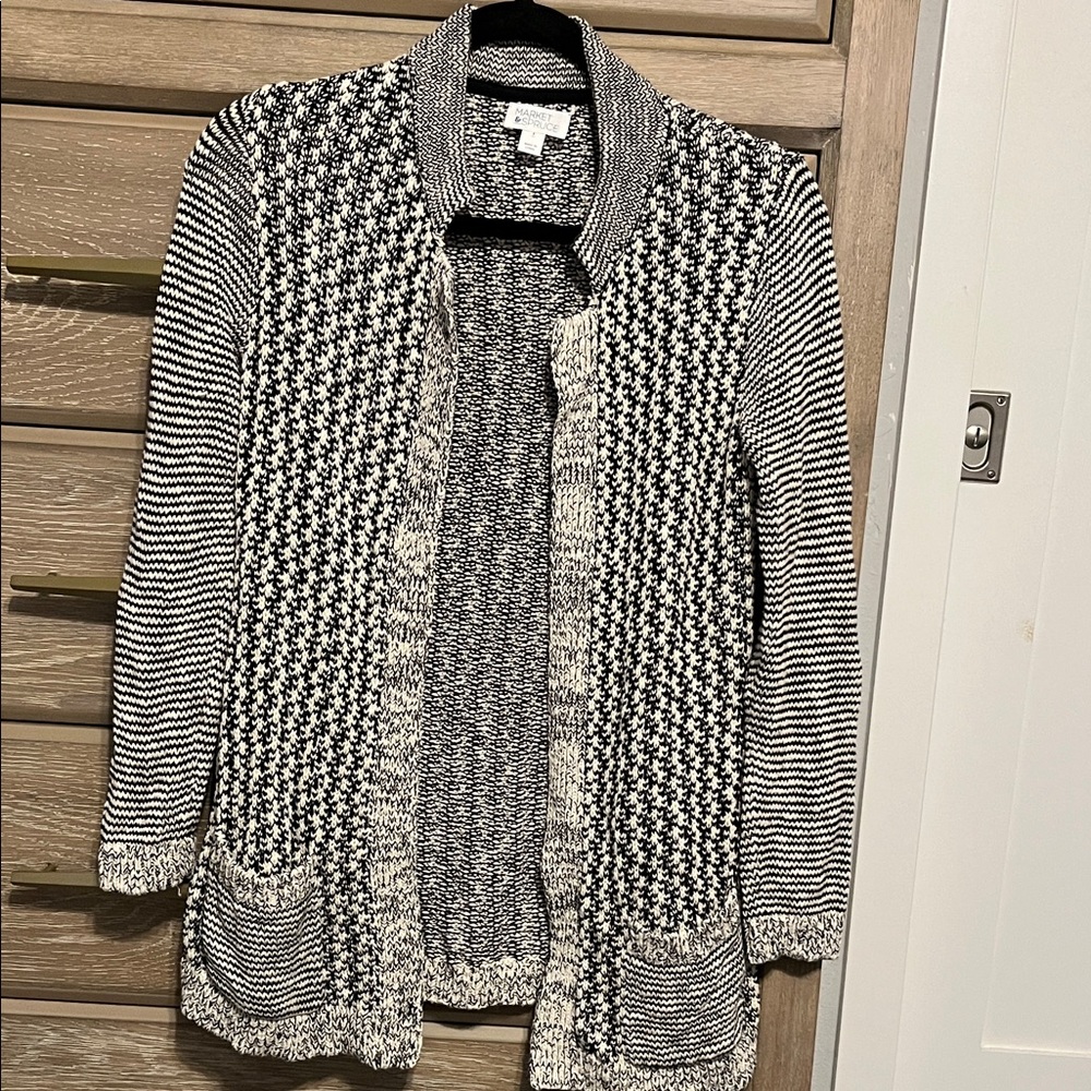 Market & Spruce Black and White Cardigan Size S
